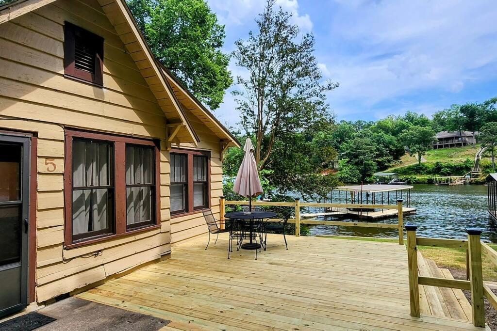 #05 - Lakefront Two Bedroom Cottage- Pet Friendly Хот-Спрингс Экстерьер фото