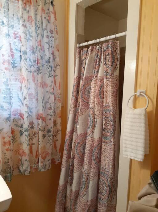 #05 - Lakefront Two Bedroom Cottage- Pet Friendly Хот-Спрингс Экстерьер фото