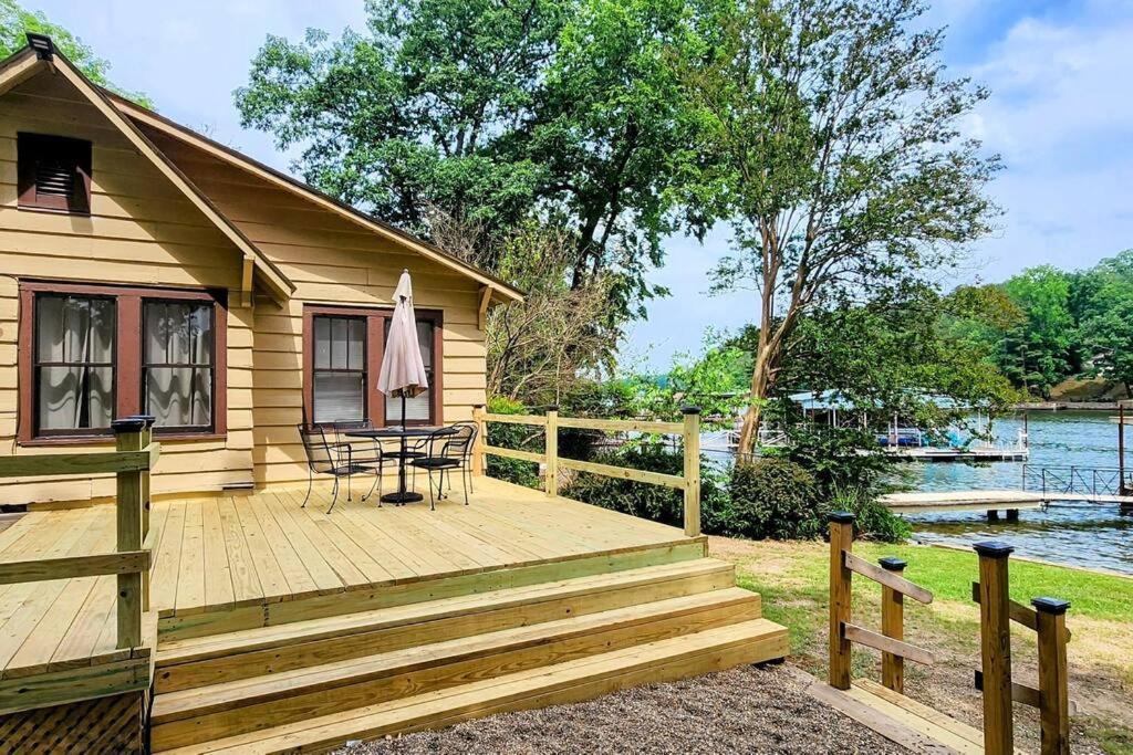 #05 - Lakefront Two Bedroom Cottage- Pet Friendly Хот-Спрингс Экстерьер фото