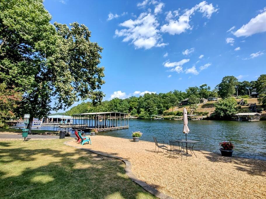 #05 - Lakefront Two Bedroom Cottage- Pet Friendly Хот-Спрингс Экстерьер фото