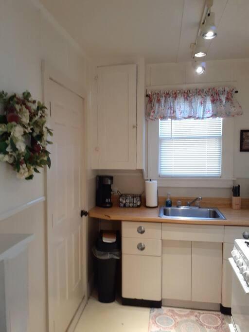 #05 - Lakefront Two Bedroom Cottage- Pet Friendly Хот-Спрингс Экстерьер фото
